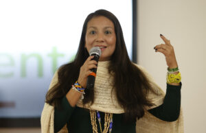 Ministra de Ambiente de Colombia renuncia en medio de protestas de campesinos y mineros Ministra de Ambiente de Colombia renuncia en medio de protestas de campesinos y mineros