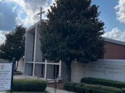Mujer que acusó a sacerdote de Alabama de abuso sexual cuando era adolescente es arrestada Mujer que acusó a sacerdote de Alabama de abuso sexual cuando era adolescente es arrestada