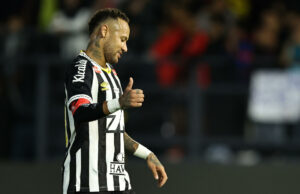 Neymar anota doblete y deslumbra a los enviados de Ancelotti Neymar anota doblete y deslumbra a los enviados de Ancelotti