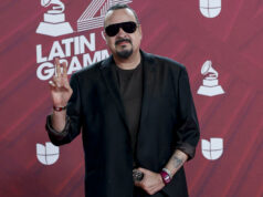 Pepe Aguilar protesta contra políticas migratorias de EE.UU. con música mexicana Pepe Aguilar protesta contra políticas migratorias de EE.UU. con música mexicana