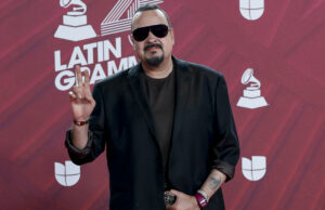 Pepe Aguilar protesta contra políticas migratorias de EE.UU. con música mexicana Pepe Aguilar protesta contra políticas migratorias de EE.UU. con música mexicana