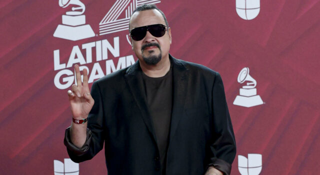 Pepe Aguilar protesta contra políticas migratorias de EE.UU. con música mexicana Pepe Aguilar protesta contra políticas migratorias de EE.UU. con música mexicana
