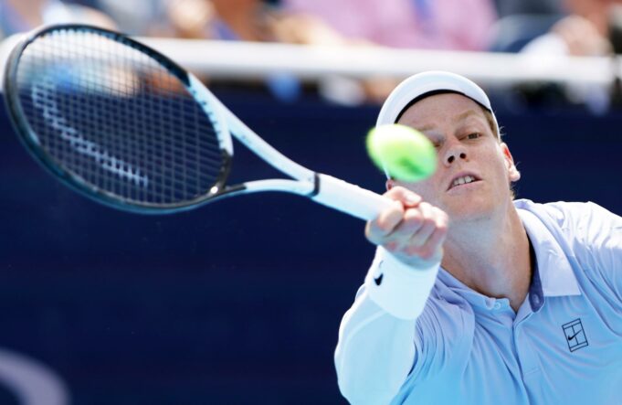 Sinner avanza sin problemas a los cuartos de final en Cincinnati Sinner avanza sin problemas a los cuartos de final en Cincinnati