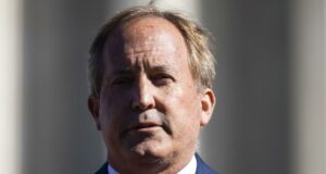 Texas investiga a grupo por apoyar a demócratas, cuestionando donaciones políticas Texas investiga a grupo por apoyar a demócratas, cuestionando donaciones políticas