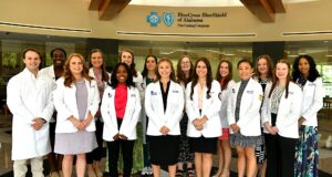 60 médicos de atención primaria ya ejercen en áreas rurales de Alabama 60 médicos de atención primaria ya ejercen en áreas rurales de Alabama