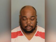 Activista de Birmingham acusado de incendio en Walmart durante protesta por Jabari Peoples Activista de Birmingham acusado de incendio en Walmart durante protesta por Jabari Peoples