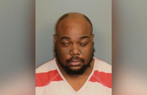 Activista de Birmingham acusado de incendio en Walmart durante protesta por Jabari Peoples Activista de Birmingham acusado de incendio en Walmart durante protesta por Jabari Peoples