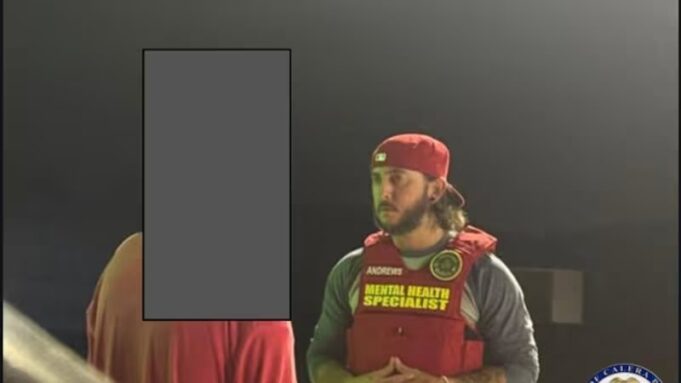 Agente de salud mental del condado de Shelby impacta a la policía local Agente de salud mental del condado de Shelby impacta a la policía local