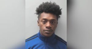 Delincuente condenado a casi siete años por posesión ilegal de ametralladora y arma Delincuente condenado a casi siete años por posesión ilegal de ametralladora y arma