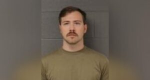 Empleado de la Escuela Intermedia Odenville arrestado por solicitar sexo con una estudiante Empleado de la Escuela Intermedia Odenville arrestado por solicitar sexo con una estudiante