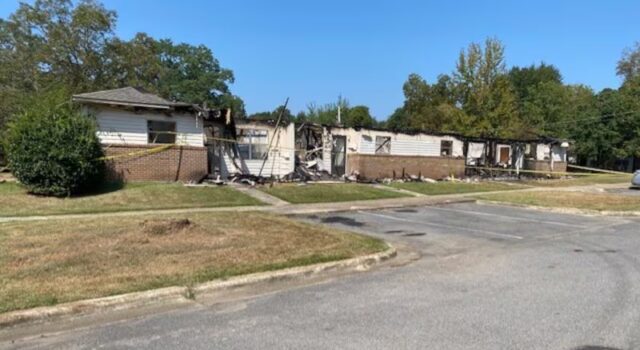 Familias desalojadas de sus hogares tras incendio en Aliceville Familias desalojadas de sus hogares tras incendio en Aliceville