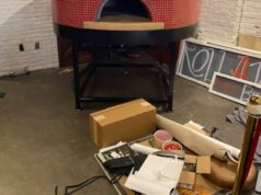 Gran horno de pizza de leña es la novedad de un negocio en Tuscaloosa Gran horno de pizza de leña es la novedad de un negocio en Tuscaloosa