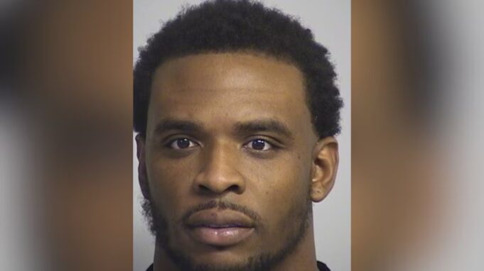 Hombre arrestado tras persecución, tiroteo en un complejo de apartamentos de Tuscaloosa Hombre arrestado tras persecución, tiroteo en un complejo de apartamentos de Tuscaloosa