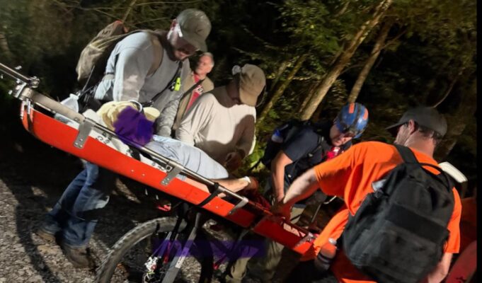 Hombre de Alabama rescatado tras mordedura de serpiente en misión peligrosa Hombre de Alabama rescatado tras mordedura de serpiente en misión peligrosa