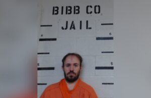 Hombre es arrestado con 60 cargos de pornografía infantil Hombre es arrestado con 60 cargos de pornografía infantil