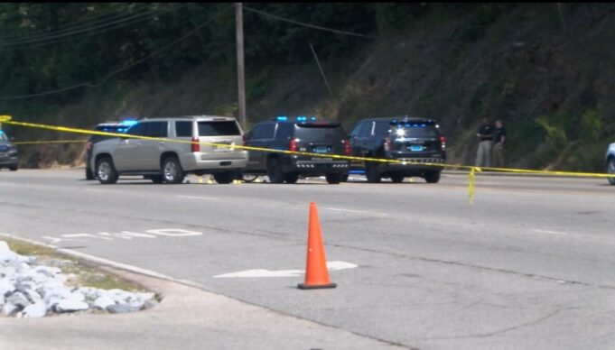 Hombre muere tras apuntar con pistola a la policía en Homewood, según investigadores Hombre muere tras apuntar con pistola a la policía en Homewood, según investigadores