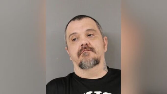 Jurado condena a hombre de Trafford por torturar a niña bajo su cuidado Jurado condena a hombre de Trafford por torturar a niño bajo su cuidado