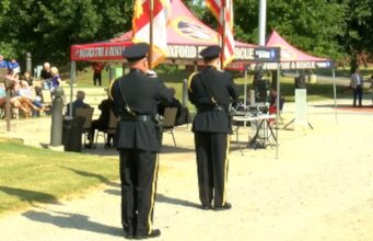 La ciudad de Oxford recuerda las vidas perdidas el 11/9/01 La ciudad de Oxford recuerda las vidas perdidas el 11/9/01