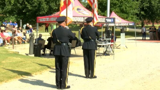 La ciudad de Oxford recuerda las vidas perdidas el 11/9/01 La ciudad de Oxford recuerda las vidas perdidas el 11/9/01