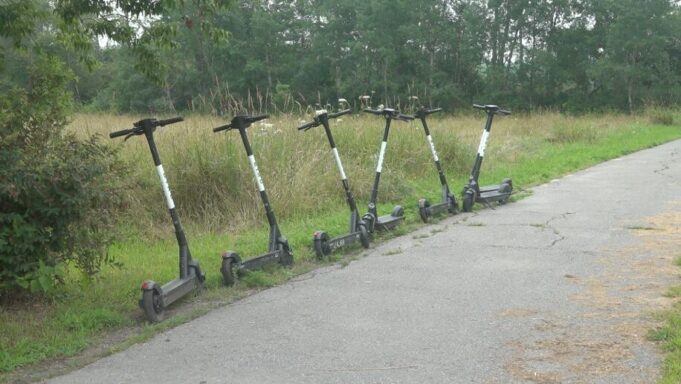 La policía de Helena insta a los padres a conocer las leyes sobre patinetes eléctricos La policía de Helena insta a los padres a conocer las leyes sobre patinetes eléctricos