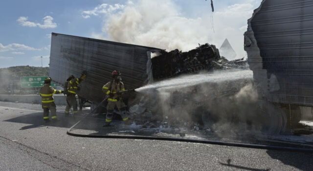 La policía de Pelham emite una advertencia tras el incendio de un camión de 18 ruedas La policía de Pelham emite una advertencia tras el incendio de un camión de 18 ruedas