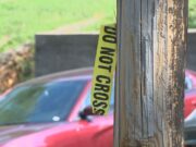 Mujer muere en tiroteo desde un vehículo en una casa de Tarrant Mujer muere en tiroteo desde un vehículo en una casa de Tarrant