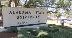 Varias agencias investigan una amenaza en la Universidad Estatal de Alabama Varias agencias investigan una amenaza en la Universidad Estatal de Alabama