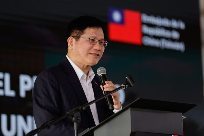 China aumenta presión militar sobre Taiwán por visita de canciller a Polonia China aumenta presión militar sobre Taiwán por visita de canciller a Polonia