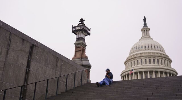 Cierre de Gobierno Federal en EEUU amenaza retrasar trámites y transporte aéreo Cierre de Gobierno Federal en EEUU amenaza retrasar trámites y transporte aéreo