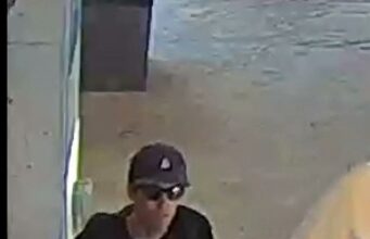 El FBI busca a quien disparó a Kirk y pide ayuda El FBI busca a quien disparó a Kirk y pide ayuda