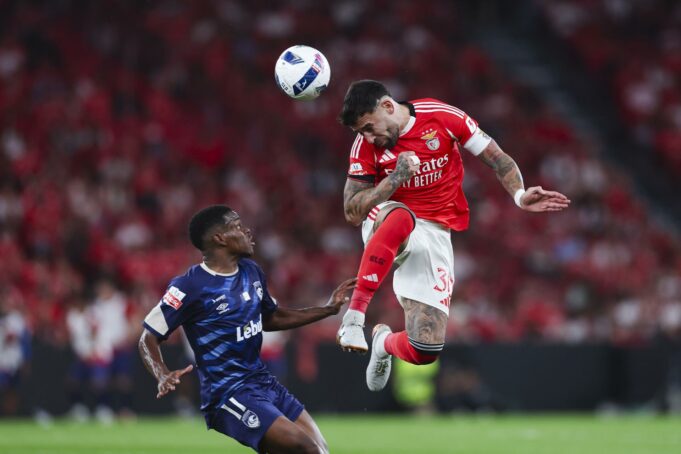 El Santa Clara y el Benfica empatan con un gol en el descuento El Santa Clara y el Benfica empatan con un gol en el descuento