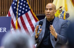 El senador Cory Booker apoya a Barbara Drummond para la alcaldía de Mobile El senador Cory Booker apoya a Barbara Drummond para la alcaldía de Mobile
