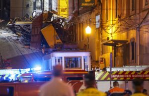 Funicular de Lisboa se descarrila, causando víctimas y conmocionando a la ciudad Funicular de Lisboa se descarrila, causando víctimas y conmocionando a la ciudad