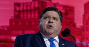 Gobernador demócrata de Illinois rechaza militarización de Chicago ordenada por Trump Gobernador demócrata de Illinois rechaza militarización de Chicago ordenada por Trump