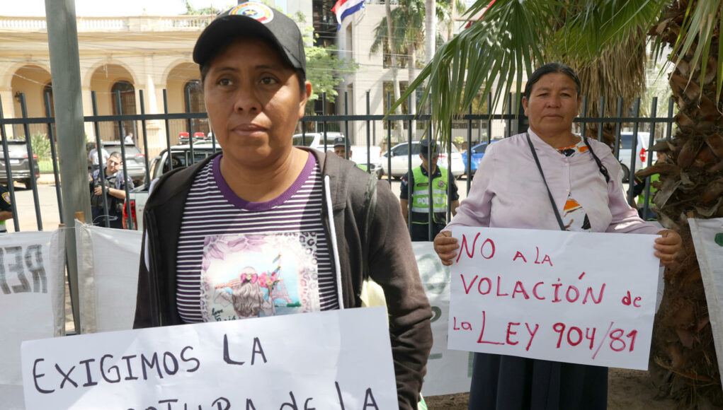 Indígenas y cañeros paraguayos marchan y bloquean carreteras, exigiendo sus derechos Indígenas y cañeros paraguayos marchan y bloquean carreteras, exigiendo sus derechos