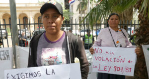 Indígenas y cañeros paraguayos marchan y bloquean carreteras, exigiendo sus derechos Indígenas y cañeros paraguayos marchan y bloquean carreteras, exigiendo sus derechos
