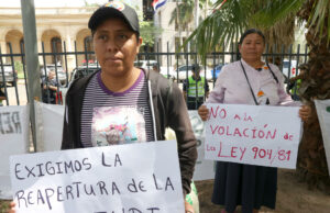 Indígenas y cañeros paraguayos marchan y bloquean carreteras, exigiendo sus derechos Indígenas y cañeros paraguayos marchan y bloquean carreteras, exigiendo sus derechos