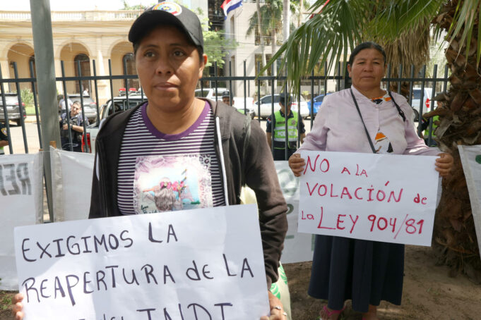 Indígenas y cañeros paraguayos marchan y bloquean carreteras, exigiendo sus derechos Indígenas y cañeros paraguayos marchan y bloquean carreteras, exigiendo sus derechos