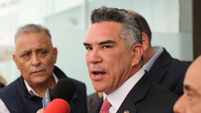 Juez mexicano procesará a exfuncionario por presuntamente liderar la banda criminal La Barredora Juez mexicano procesará a exfuncionario por presuntamente liderar la banda criminal La Barredora