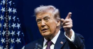 Juez suspende política de Trump que retira beneficios a niños inmigrantes Juez suspende política de Trump que retira beneficios a niños inmigrantes