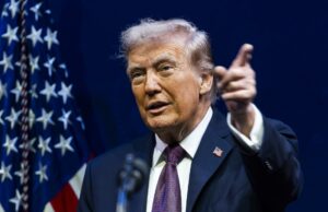 Juez suspende política de Trump que retira beneficios a niños inmigrantes Juez suspende política de Trump que retira beneficios a niños inmigrantes