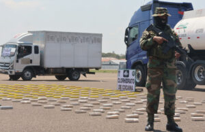 La policía de Bolivia incauta casi media tonelada de cocaína en operativo antidrogas La policía de Bolivia incauta casi media tonelada de cocaína en operativo antidrogas