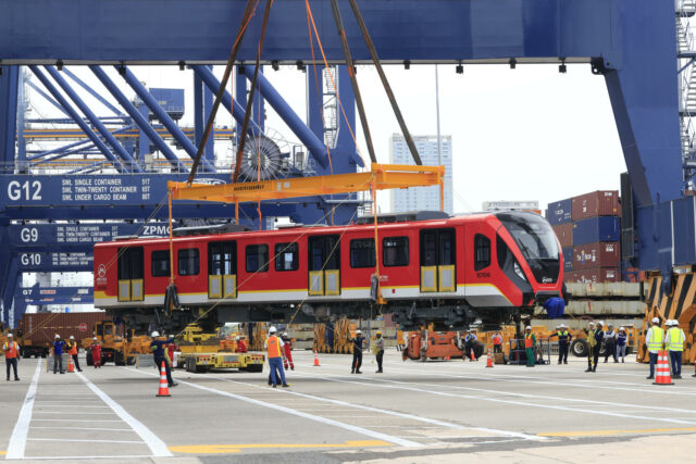 Los primeros vagones del Metro de Bogotá ya están en Colombia