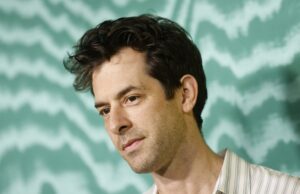 Mark Ronson creará la banda sonora para la película de ‘Narnia’ de Greta Gerwig Mark Ronson creará la banda sonora para la película de 'Narnia' de Greta Gerwig