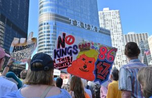 Masivas protestas laborales contra Trump en EE.UU. por políticas que favorecen a ricos Masivas protestas laborales contra Trump en EE.UU. por políticas que favorecen a ricos