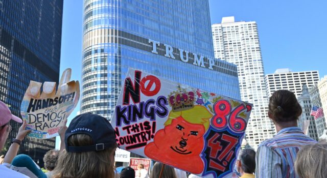 Masivas protestas laborales contra Trump en EE.UU. por políticas que favorecen a ricos Masivas protestas laborales contra Trump en EE.UU. por políticas que favorecen a ricos