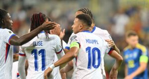 Mbappé marca doblete, iguala a Henry y da la victoria a Francia Mbappé marca doblete, iguala a Henry y da la victoria a Francia