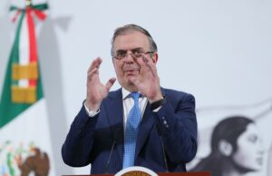 México anuncia consultas para revisar tratado comercial con EE.UU. y Canadá México anuncia consultas para revisar tratado comercial con EE.UU. y Canadá