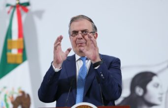 México anuncia consultas para revisar tratado comercial con EE.UU. y Canadá México anuncia consultas para revisar tratado comercial con EE.UU. y Canadá