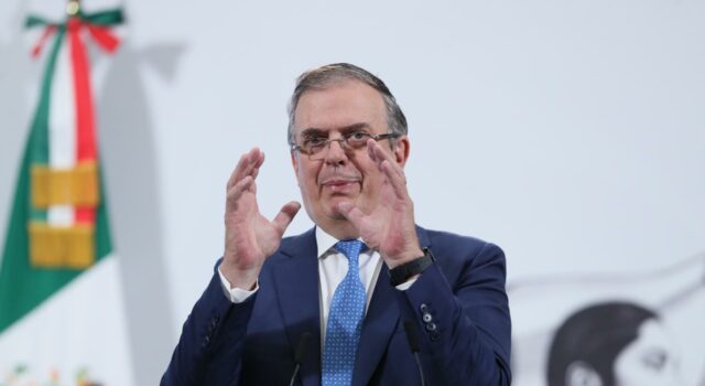 México anuncia consultas para revisar tratado comercial con EE.UU. y Canadá México anuncia consultas para revisar tratado comercial con EE.UU. y Canadá